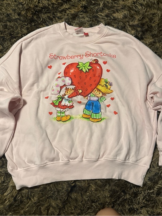 Tops - Strawberry Shortcake Crewneck Sweatshirt